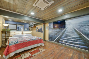 Pet-Friendly Texarkana Studio in The Historic 1894
